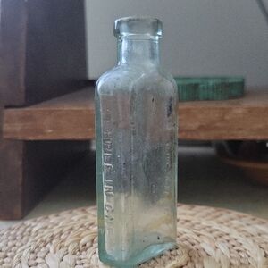 1905-1910 ANTIQUE GLASS BOTTLE • 3-IN-ONE OIL CO. • Three-in-One
